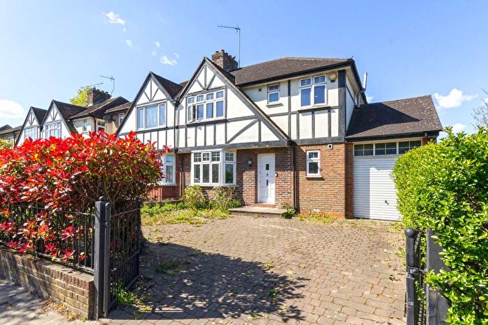 4 Bedroom Property To Rent In Argyle Road, London, W13