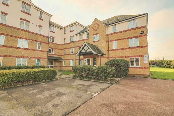 2 Bedroom Flat To Rent In Lewes Close, Grays, RM17