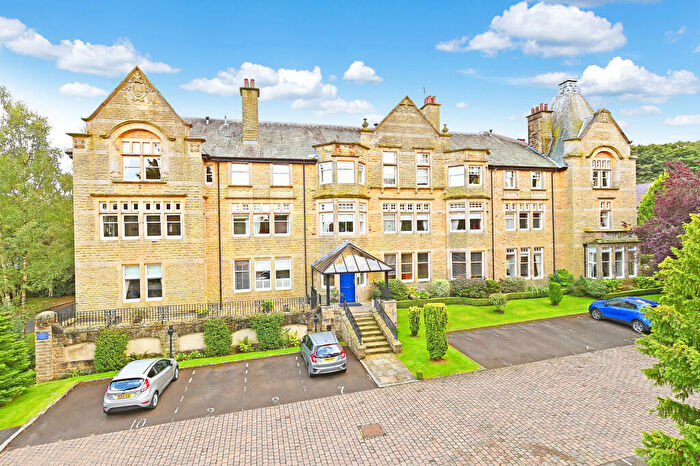 2 Bedroom Flat For Sale In Chapman Square, Harrogate, HG1