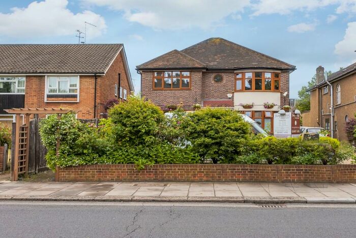 3 Bedroom Apartment To Rent In Upper Teddington Road Kingston Upon Thames, KT1