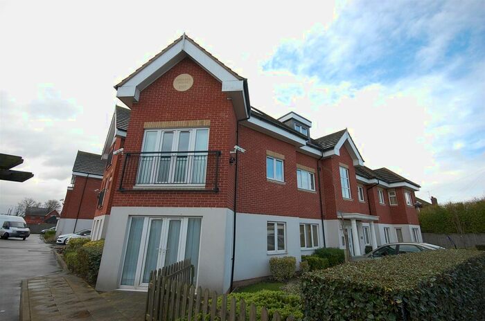 2 Bedroom Flat To Rent In Chaucer Court, Glebe Avenue, Ruislip, HA4