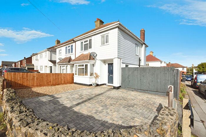 3 Bedroom Semi-Detached House For Sale In Loftin Way, Moulsham Lodge, Chelmsford, CM2