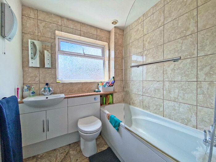 2 Bedroom End Of Terrace House To Rent In Chamomile Gardens, Farnborough, GU14