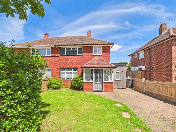 3 Bedroom Semi-Detached House For Sale In Uvedale Crescent, New Addington, Croydon, CR0