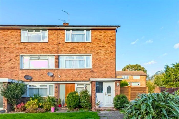 2 Bedroom Maisonette To Rent In Lyme Farm Road, Lee, SE12