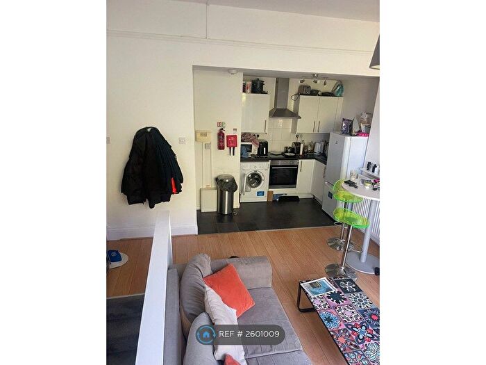 1 Bedroom Flat To Rent In Moorfield Road, Manchester, M20