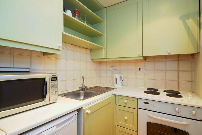2 Bedroom Flat To Rent In Edith Grove, Chelsea, London, SW10