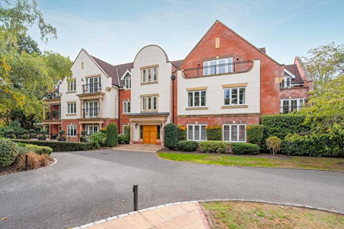 2 Bedroom Flat For Sale In Devenish Road, Sunningdale, SL5