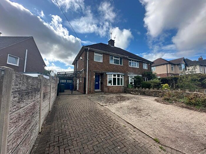 3 Bedroom Semi-Detached House For Sale In Whitecotes Lane, Chesterfield, Derbyshire, S40