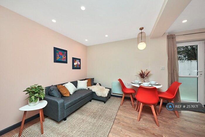 3 Bedroom Flat To Rent In Adrian House, London, E15