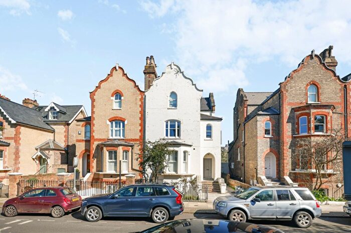 2 Bedroom Flat For Sale In Spencer Road, Wandsworth, SW18