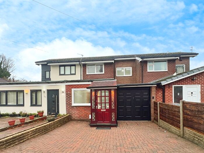 3 Bedroom Mews For Sale In Middleton Drive, Bury, BL9