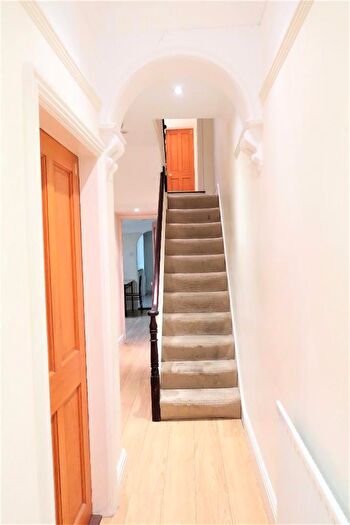 5 Bedroom House To Rent In Middle Street, SO14