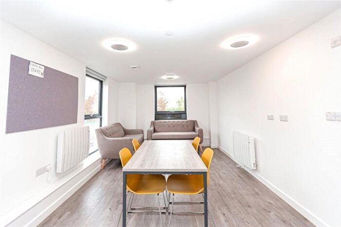 1 Bedroom Flat To Rent In Wallshut Wood, Bristol, BS16