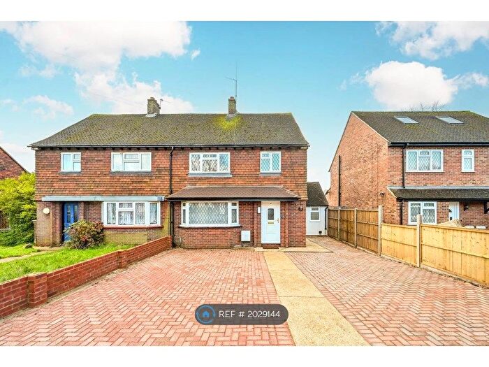 3 Bedroom Semi-Detached House To Rent In Willow Way, Guildford, GU1