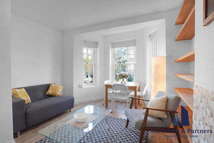 3 Bedroom Flat To Rent In Newburn Street, London, SE11