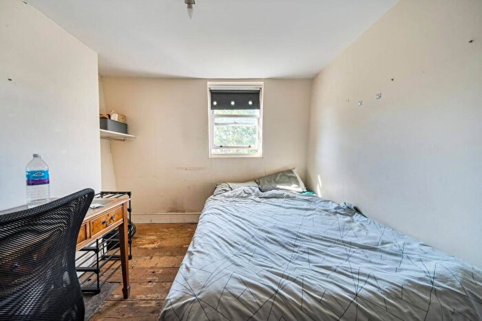 5 Bedroom House To Rent In Brokesley Street, Bow, London, E3