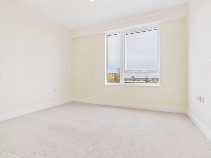2 Bedroom Flat To Rent In Victory Pier, Gillingham, ME7