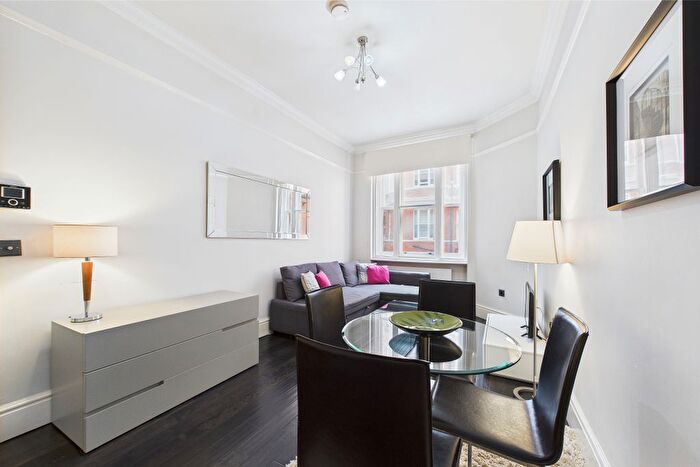 1 Bedroom Flat To Rent In Westminster Palace Gardens, Artillery Row, Westminster, London, SW1P