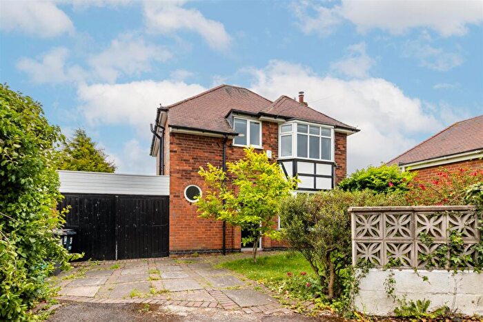3 Bedroom Detached House For Sale In Roslyn Avenue, Gedling, NG4