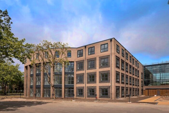 1 Bedroom Flat To Rent In North Star House, Town Centre, Swindon, SN2