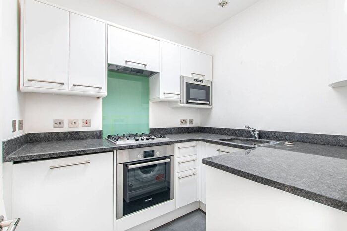1 Bedroom Flat For Sale In Gratton Road, Brook Green, London, W14