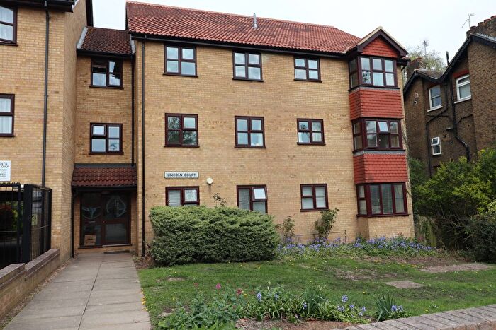2 Bedroom Flat For Sale In Warham Road, South Croydon, CR2