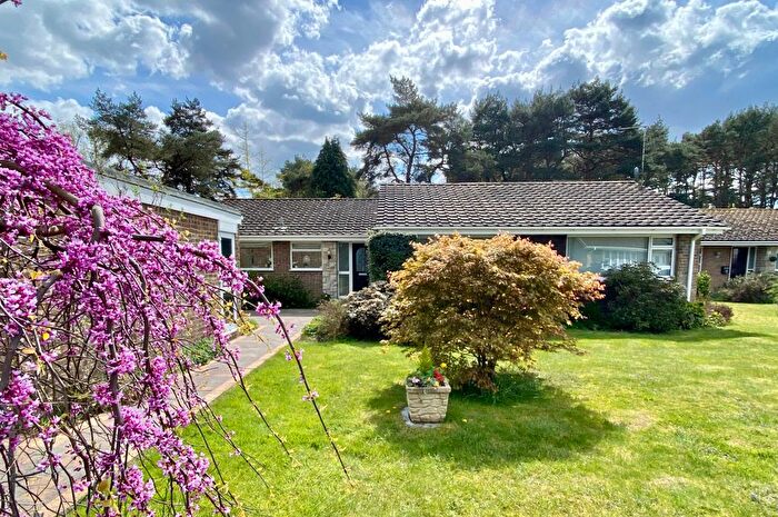 3 Bedroom Bungalow For Sale In Shelley Close, Ashley Heath, BH24