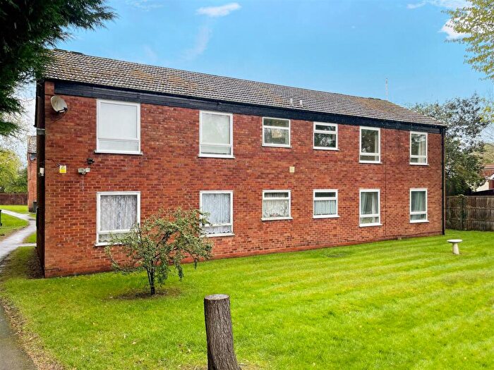 2 Bedroom Apartment For Sale In Lodge Close, Bewdley, DY12