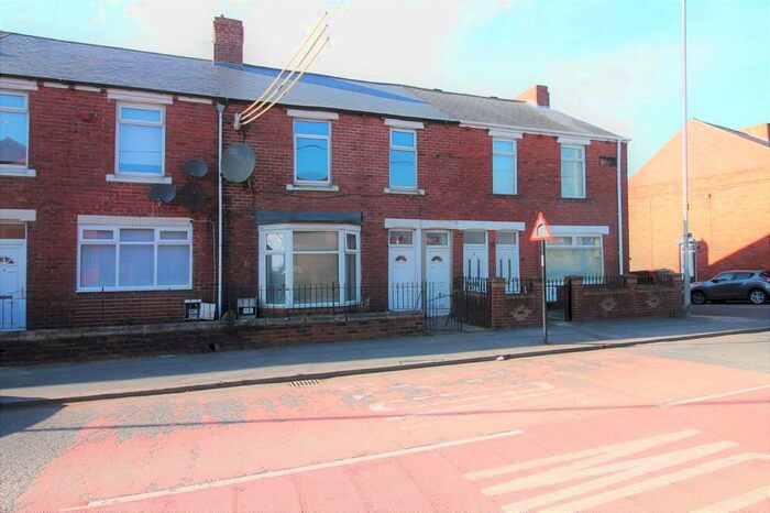 2 Bedroom Flat To Rent In Southburn Terrace, Houghton Le Spring, DH4