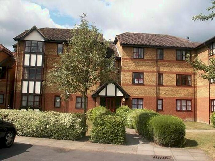 1 Bedroom Flat To Rent In Redwood Grove, Bedford, MK42