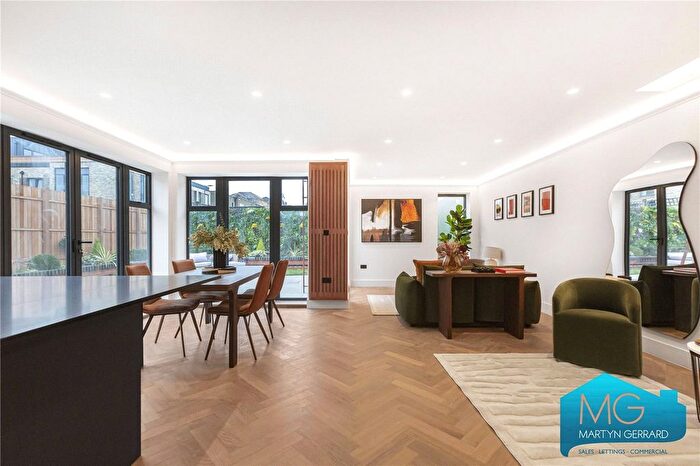 4 Bedroom Detached House For Sale In Lancaster Road, Barnet, EN4