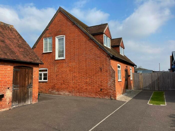 2 Bedroom Garage / Parking To Rent In James Lane, Grazeley Green, Reading, Berkshire, RG7