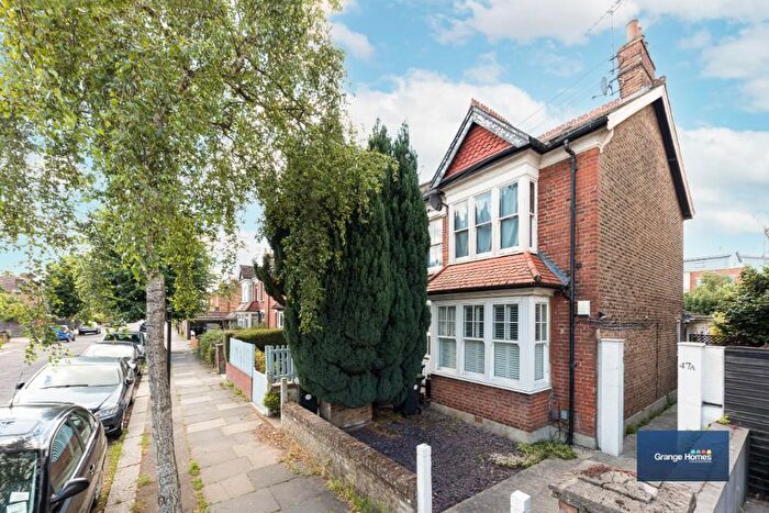 2 Bedroom Flat For Sale In First Avenue, London, EN1