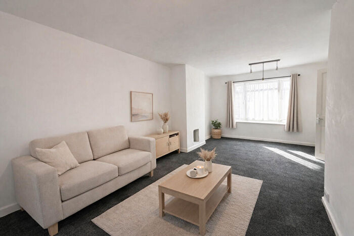 3 Bedroom End Of Terrace House To Rent In Cottage Grove, Southsea, PO5