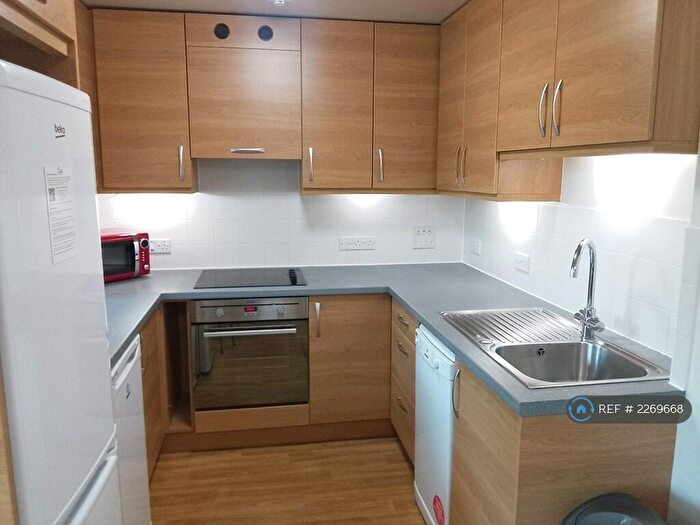 5 Bedroom Flat To Rent In Columbia Lodge, Southampton, SO16