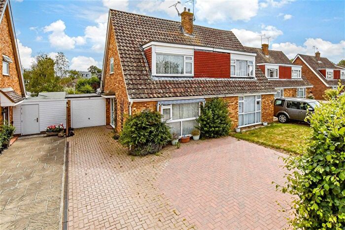 3 Bedroom Semi Detached House For Sale In Corner Farm Road, Staplehurst, Kent, TN12