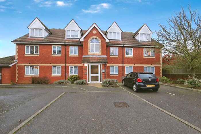 2 Bedroom Flat For Sale In Peterhouse Close, Peterborough, PE3