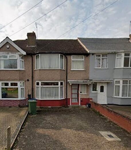 3 Bedroom Terraced House For Sale In Walton Avenue, Harrow, HA2