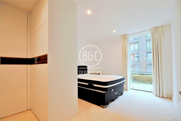 2 Bedroom Flat To Rent In Tizzard Grove, Kidbrooke Village, London, SE3