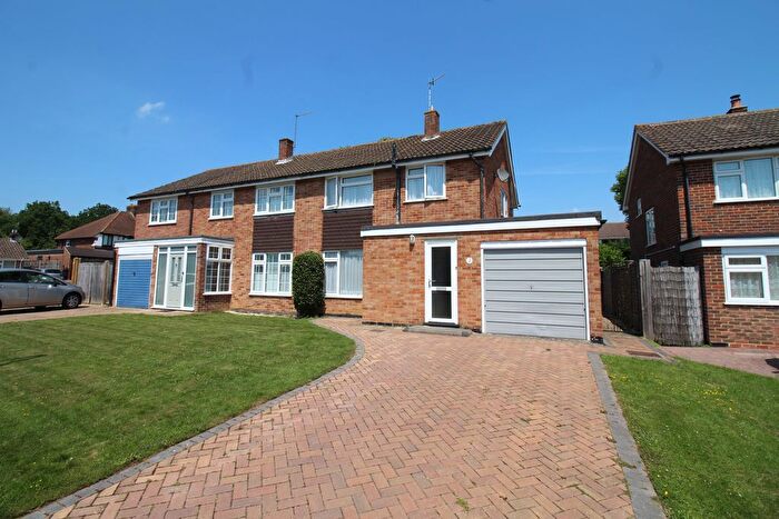3 Bedroom Semi-Detached House For Sale In Fellowes Way, Hildenborough, TN11