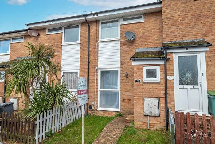 2 Bedroom Terraced House For Sale In Upper Yarborough Road, East Cowes, PO32