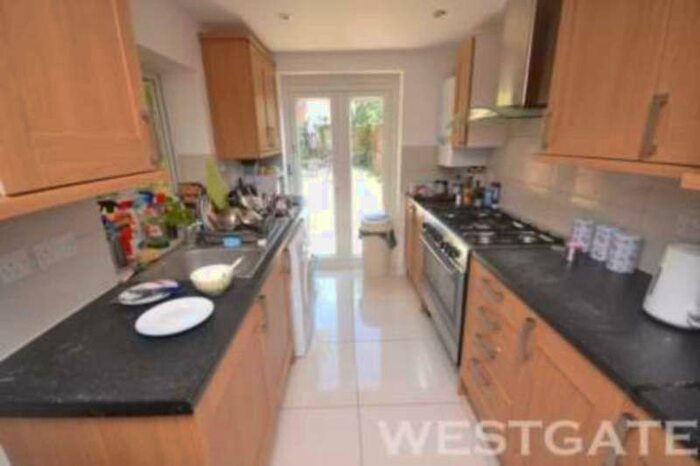 6 Bedroom Terraced House To Rent In Christchurch Road, Reading, RG2