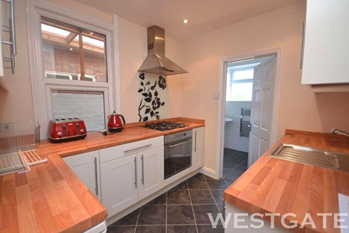 4 Bedroom Terraced House To Rent In Pitcroft Avenue, Reading, RG6