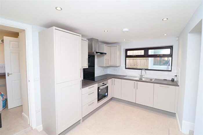 2 Bedroom Cottage To Rent In Hollybush Lane, Longford, Coventry, CV6
