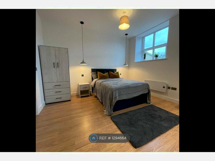 Studio To Rent In Chapel Lane, Halifax HX3