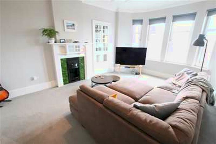 2 Bedroom Flat To Rent In Great Western Road, Anniesland, G13