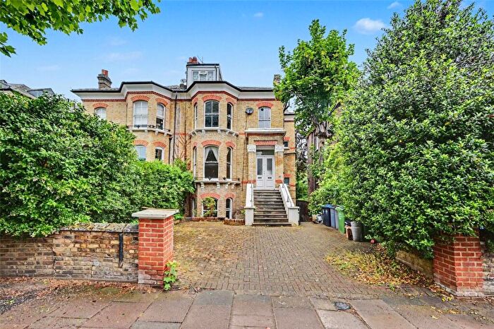 2 Bedroom Apartment For Sale In Cavendish Road, London, NW6
