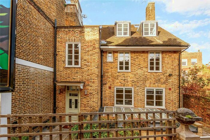 4 Bedroom End Of Terrace House To Rent In Upper Mall, Hammersmith, Riverside, London, W6