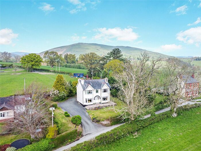 4 Bedroom Detached House For Sale In Llanrhaeadr Ym Mochnant, Powys, SY10